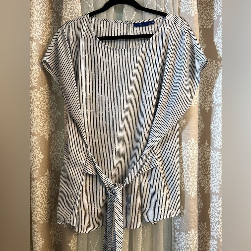 EUC Apt. 9 Striped Blouse w/ Tie Front - Size XXL